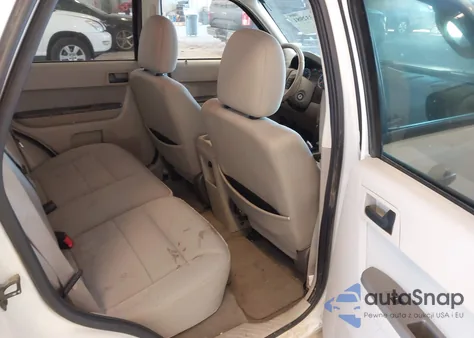 2010 Ford Escape Xlt z USA, uszkodzony, nr VIN 1FMCU9DGXAKD26418